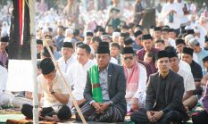 Taman Jalur Taluk Kuantan Menjadi Lautan Manusia Menyaksikan Pawai Takbiran Hari Raya Idul Adha 1447 H