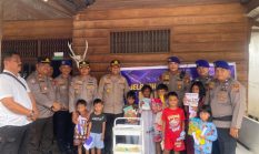 Polres Dumai Salurkan Bantuan dan Berikan Layanan Kesehatan bagi Masyarakat Pesisir
