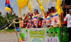 Pawai Perahu Hias di Kuansing, Bupati Kasmarni Turut Saksikan Perahu Begandong Bengkalis