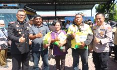 Hari Bhayangkara ke-80, Polda Sumut Salurkan Bantuan Beras untuk Penggali Kubur