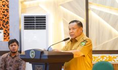Gubri SF Hariyanto Lantik Komisioner Komisi Informasi Provinsi Riau