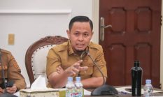 Pemko Pekanbaru Bekali Ketua RT/RW dengan HP, Permudah Layanan Masyarakat