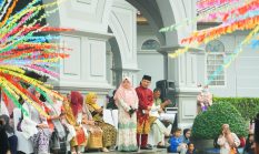 41 Perangkat Daerah Siak Tampilkan Wajah Pelayanan di Pawai HUT ke-27
